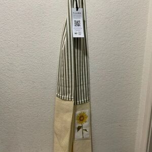 NWT DEMDACO KITCHEN BOA Everyday neck towel